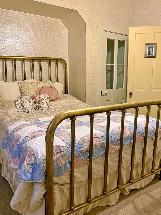 غولدن Pansy'S Parlor Bed & Breakfast المظهر الخارجي الصورة