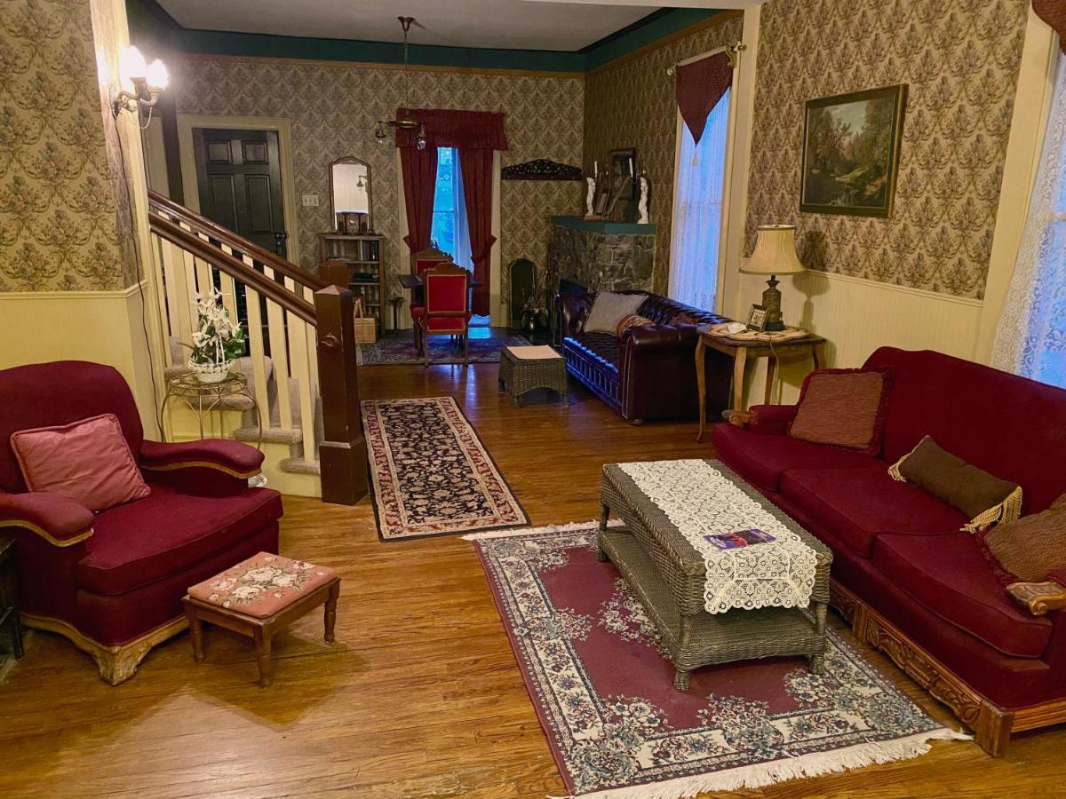 غولدن Pansy'S Parlor Bed & Breakfast المظهر الخارجي الصورة