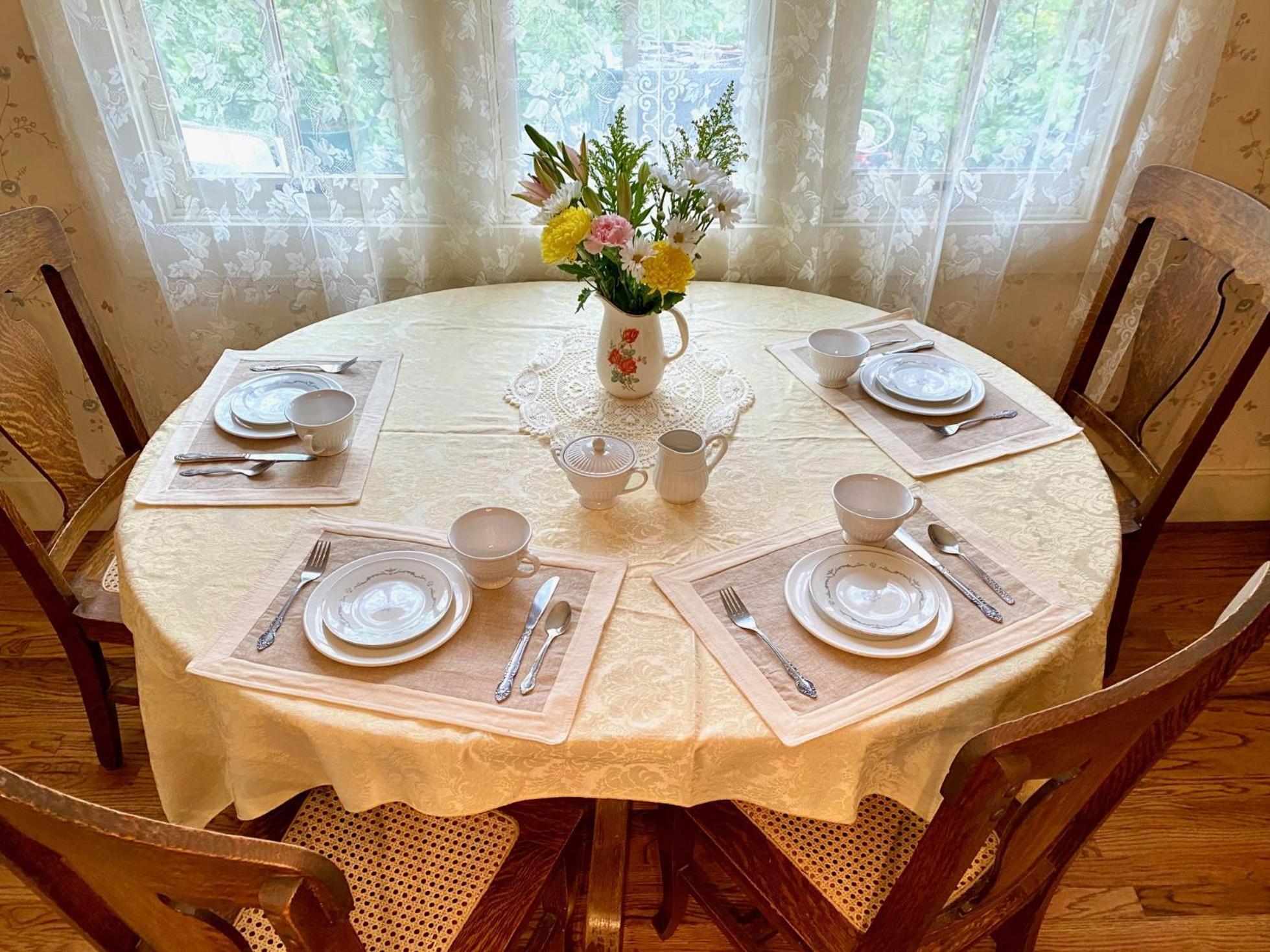 غولدن Pansy'S Parlor Bed & Breakfast المظهر الخارجي الصورة
