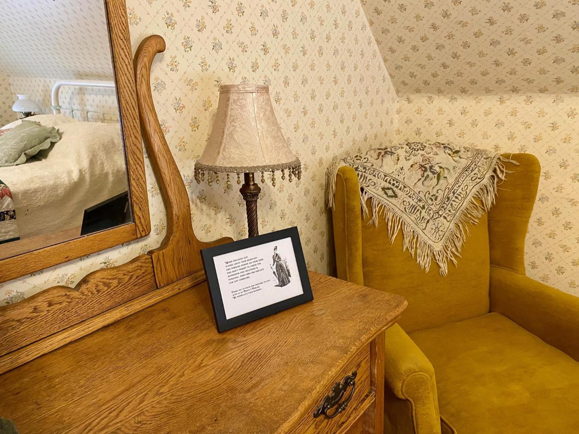 غولدن Pansy'S Parlor Bed & Breakfast المظهر الخارجي الصورة